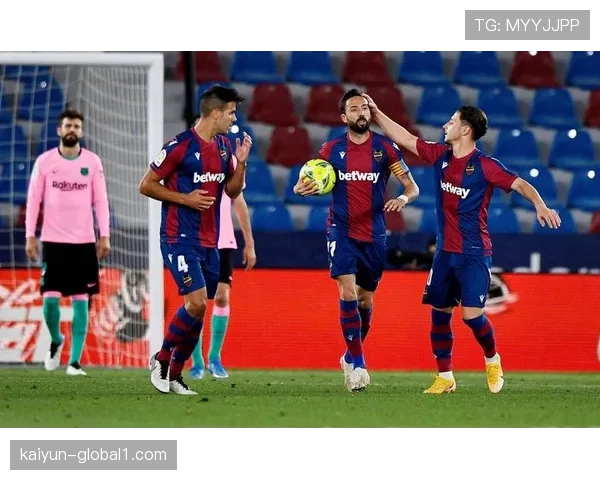 莱万特面对反击回防速度慢，快速逼抢方案缺失成漏洞